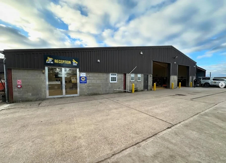 The Top Plant Garage exterior and reception entrance in Robertsbridge